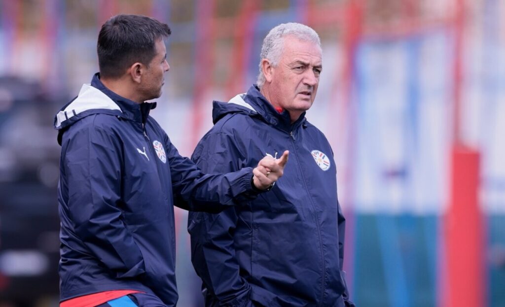 Alfaro apunta a un joven talento argentino para los amistosos de La Albirroja