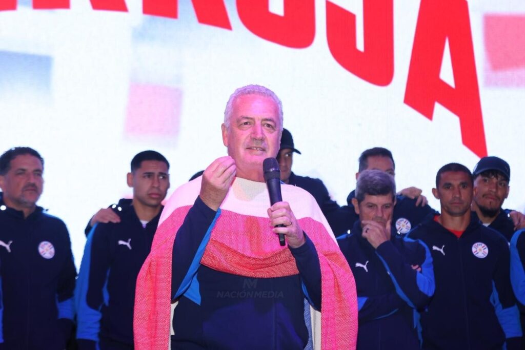 Alfaro sigue en suspenso: La Albirroja aguarda definiciones
