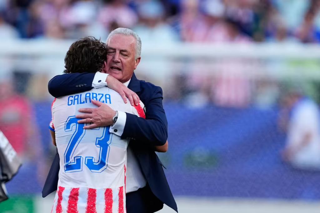 Alfaro y la Albirroja: el factor que respalda su continuidad