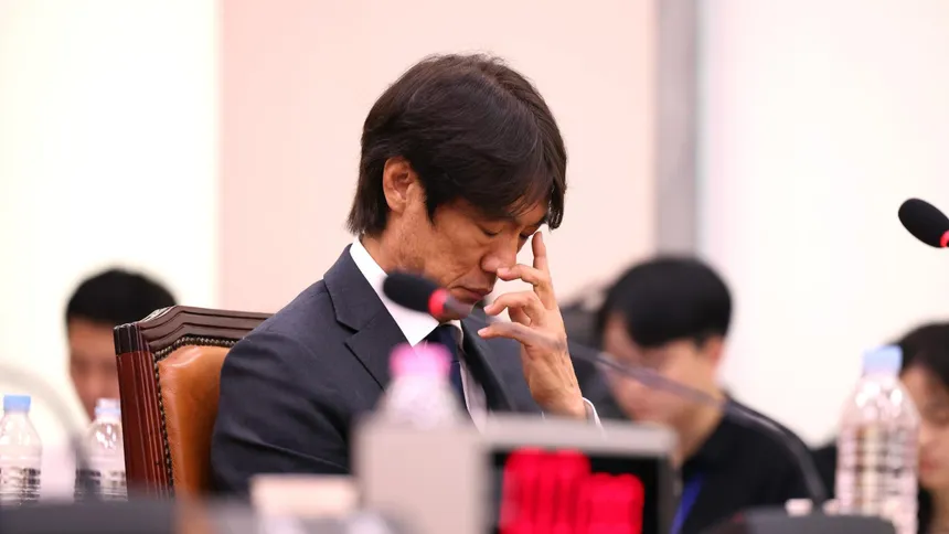 Hong Myung-bo y Chung Mong-gyu se disculpan ante Parlamento surcoreano