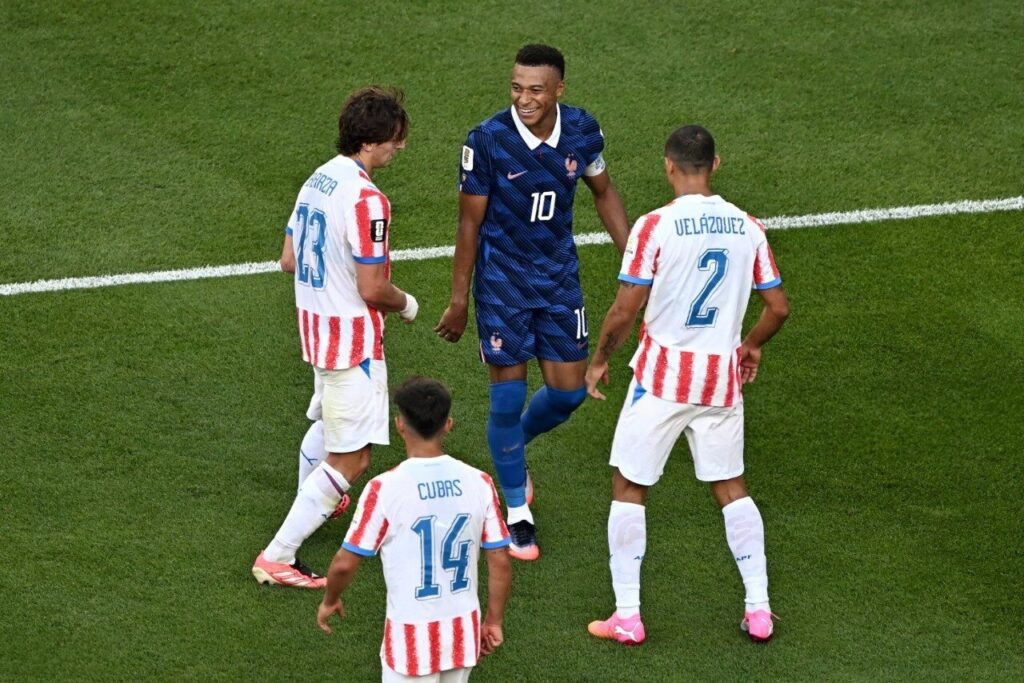 Mbappé critica duramente a senadora paraguaya tras partido vs Francia