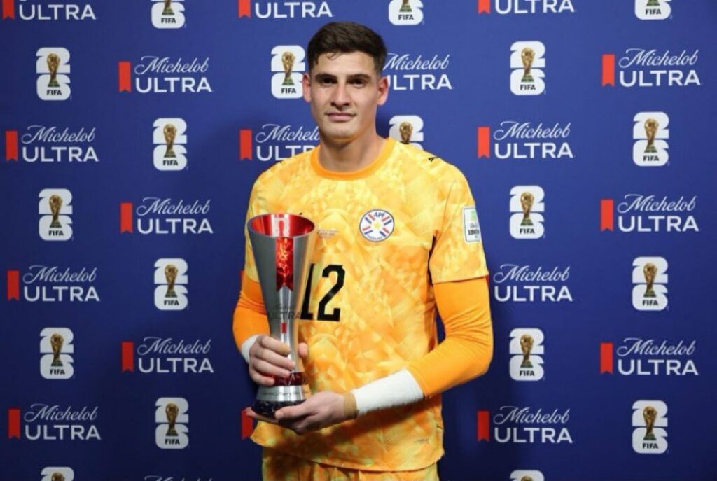 Orlando Gill quedó fuera del Trofeo Yashin pese a destacado Mundial