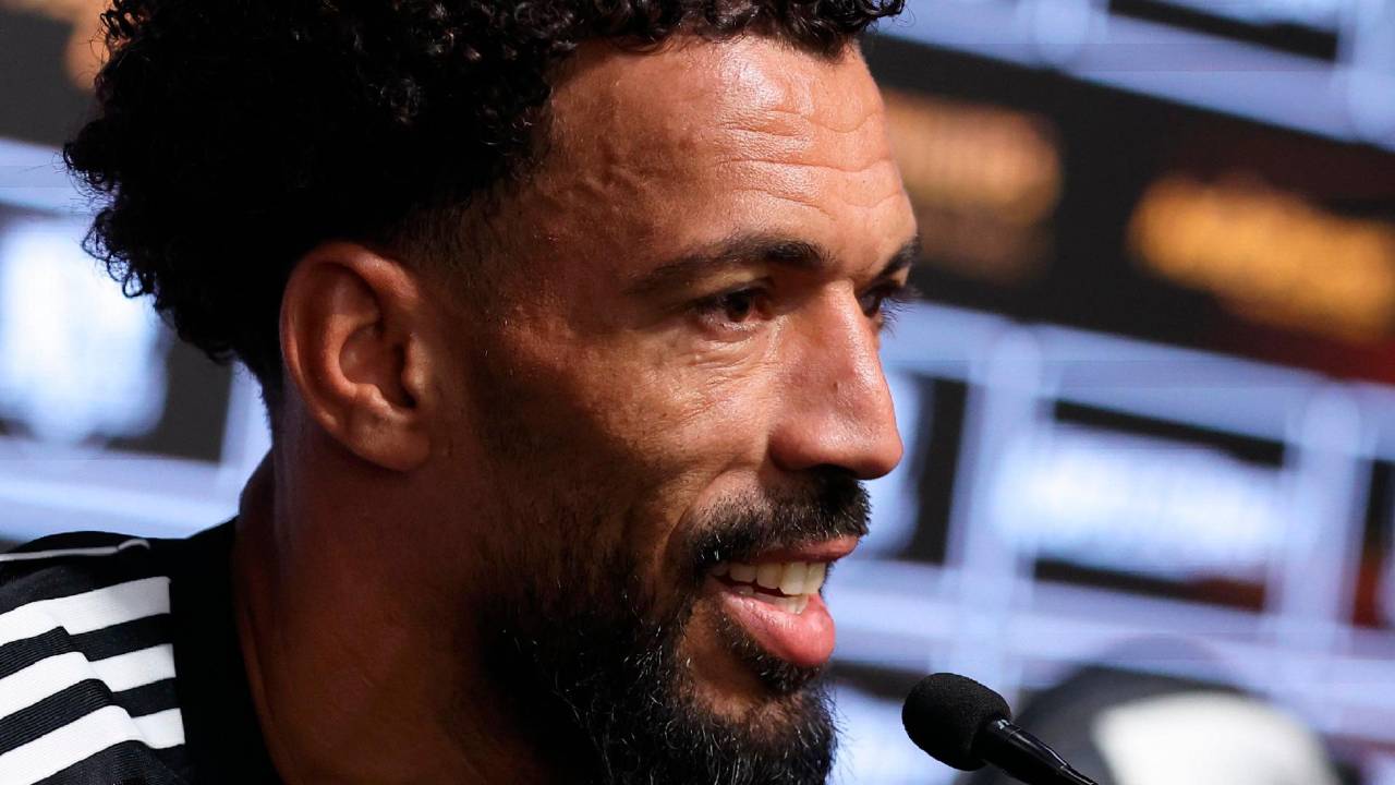 Vozinha en Colo Colo: «El fútbol no es presión, presión es no tener comida»